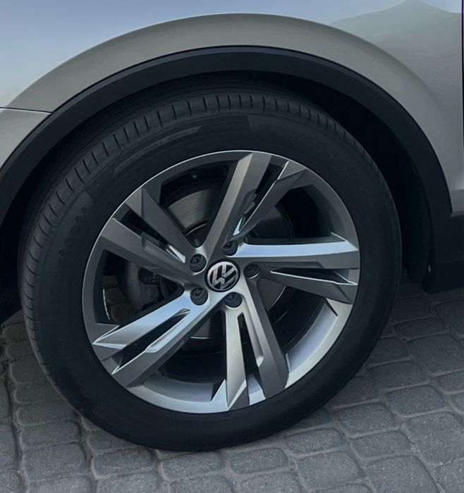 VW Tiguan R line alufelgi 19 koła 255/45 r 19