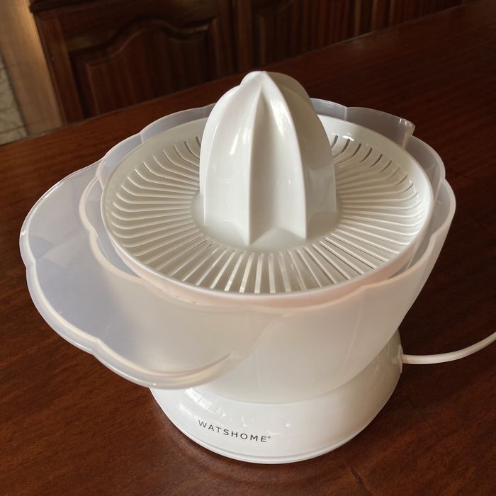 Espremedor WATSHOME -USADO (como novo)