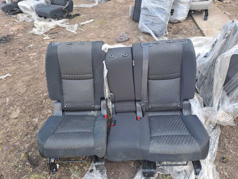 Сидения в авто передние и задние