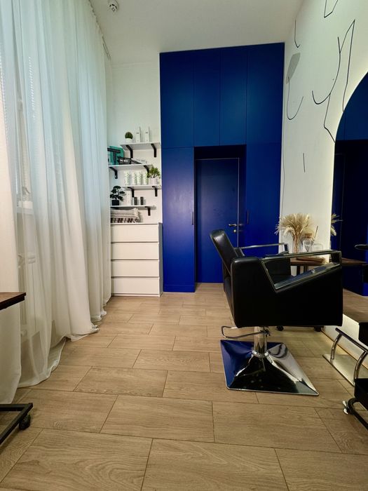 Продаж студії краси