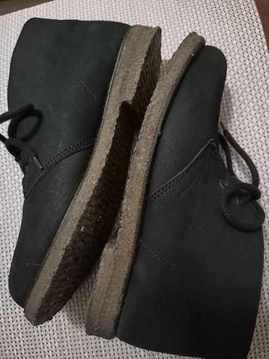 Ботинки чоловічі чорні з нубука на натуральному хутрі від Clarks