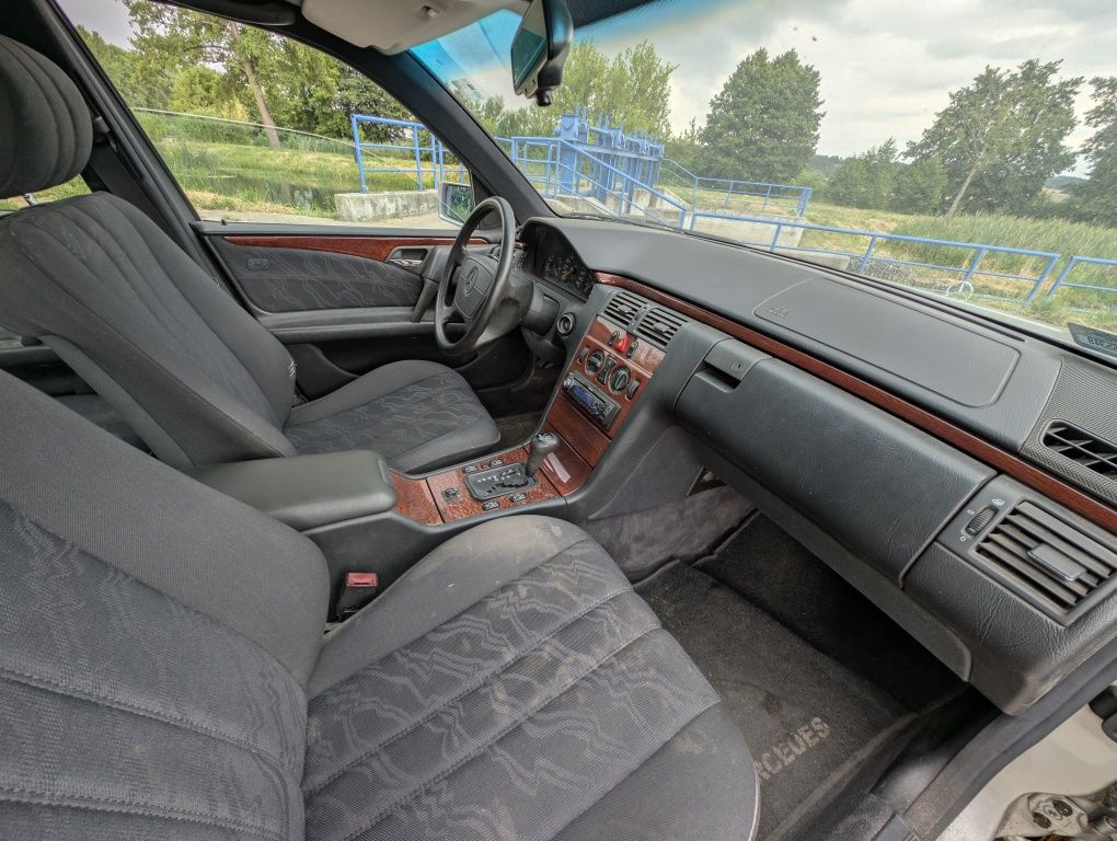 Mercedes w210 E200