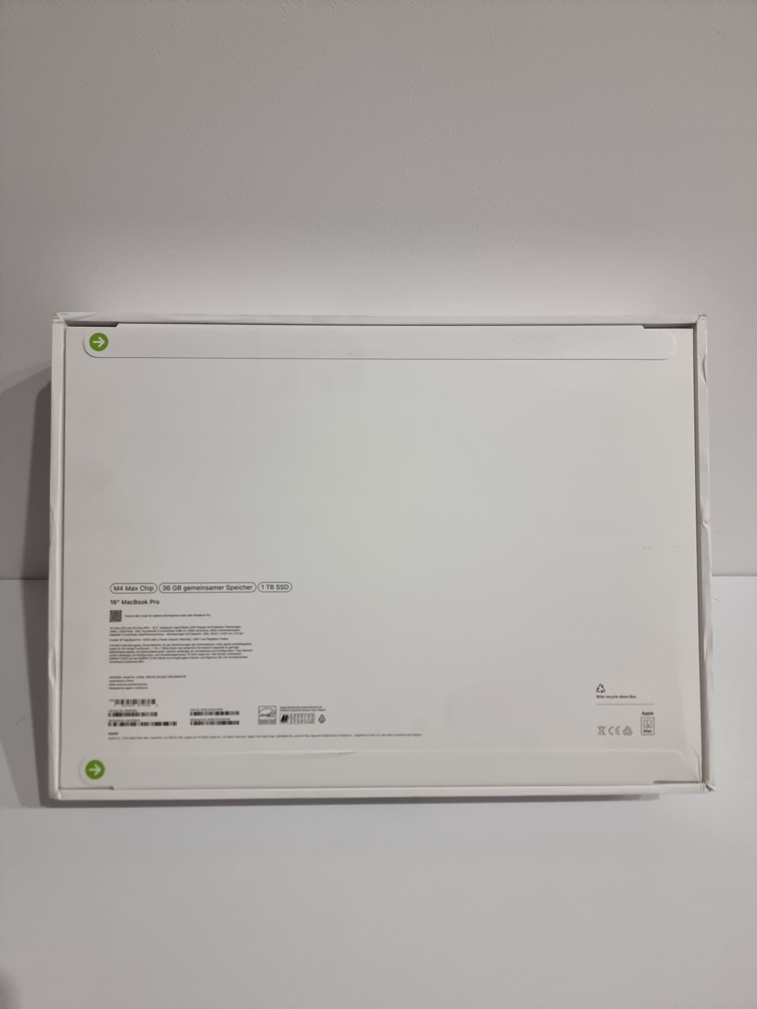 Apple MacBook 16 Pro 16" M4 MAX 36GB 14-core CPU + 32-core GPU 1TB SSD