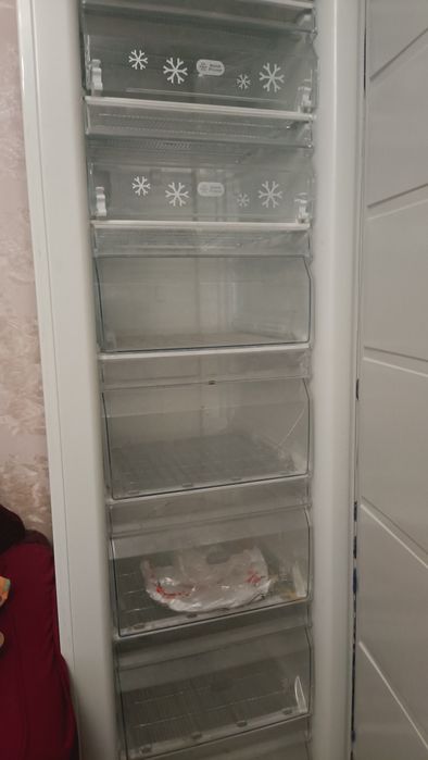 Морозильна камера на 248 літрів Zanussi Торг.