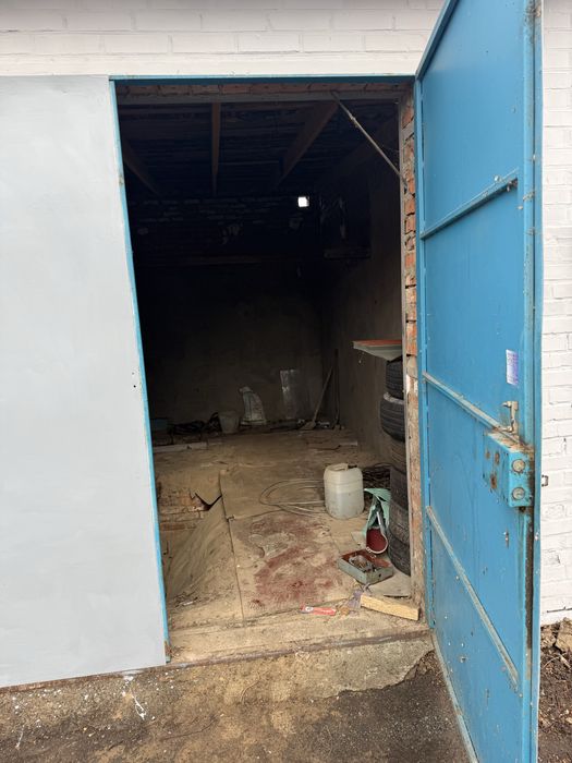 Продам гараж  в районі електричних мереж