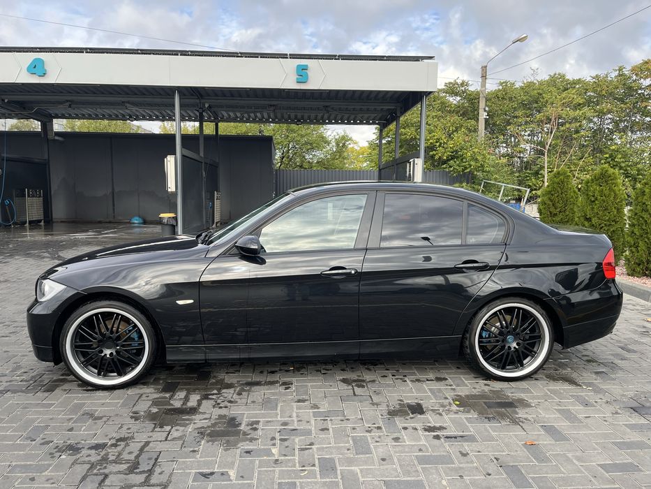 Продам BMW e90 2007 2.0