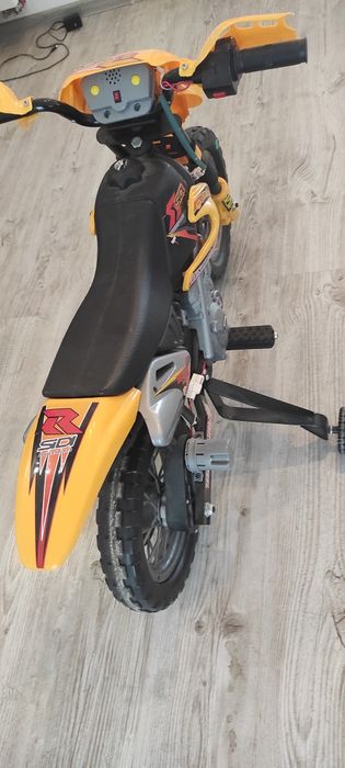 Motor na akumulator cross