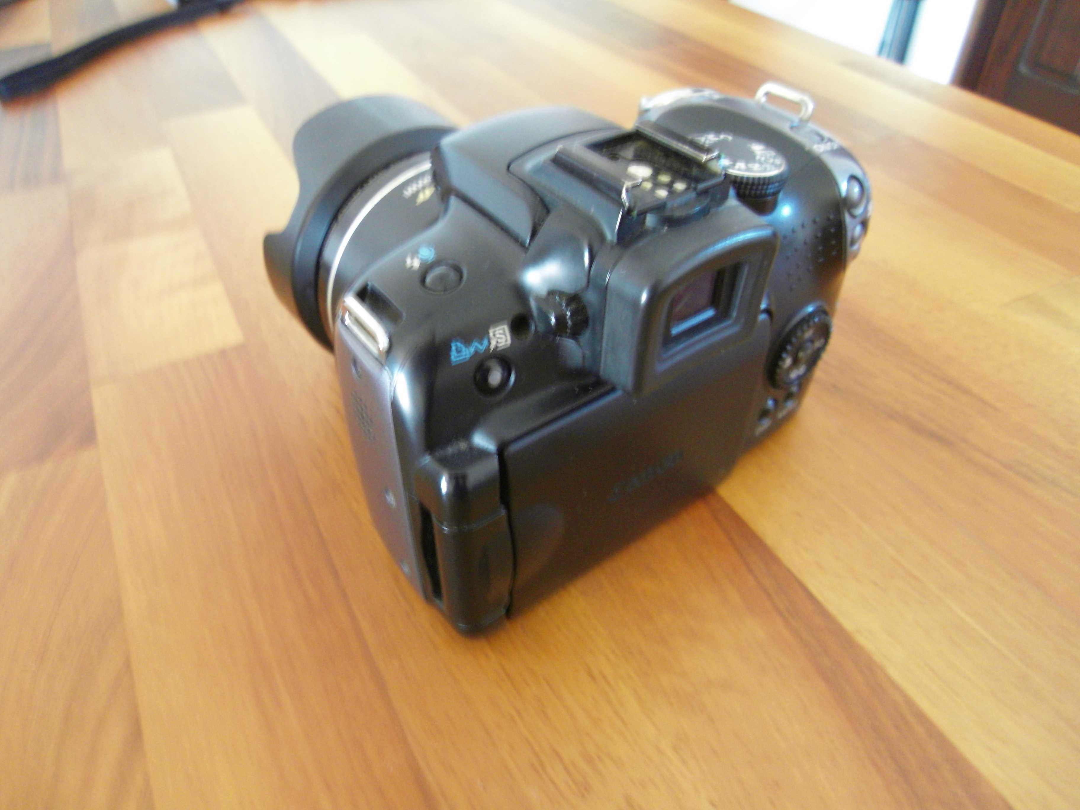 Bridgecamera Canon POWER SHOT 10 IS com 32GB e dois sets de baterias