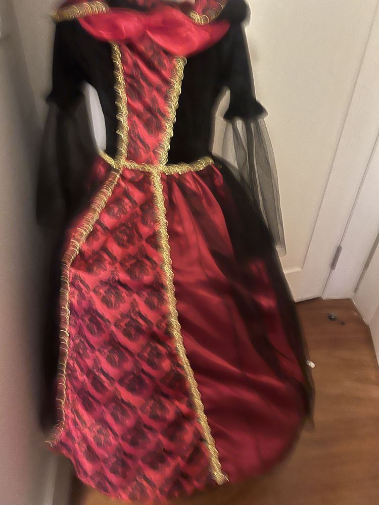 Vestido vampira / rainha 6 anos Halloween / Carnaval