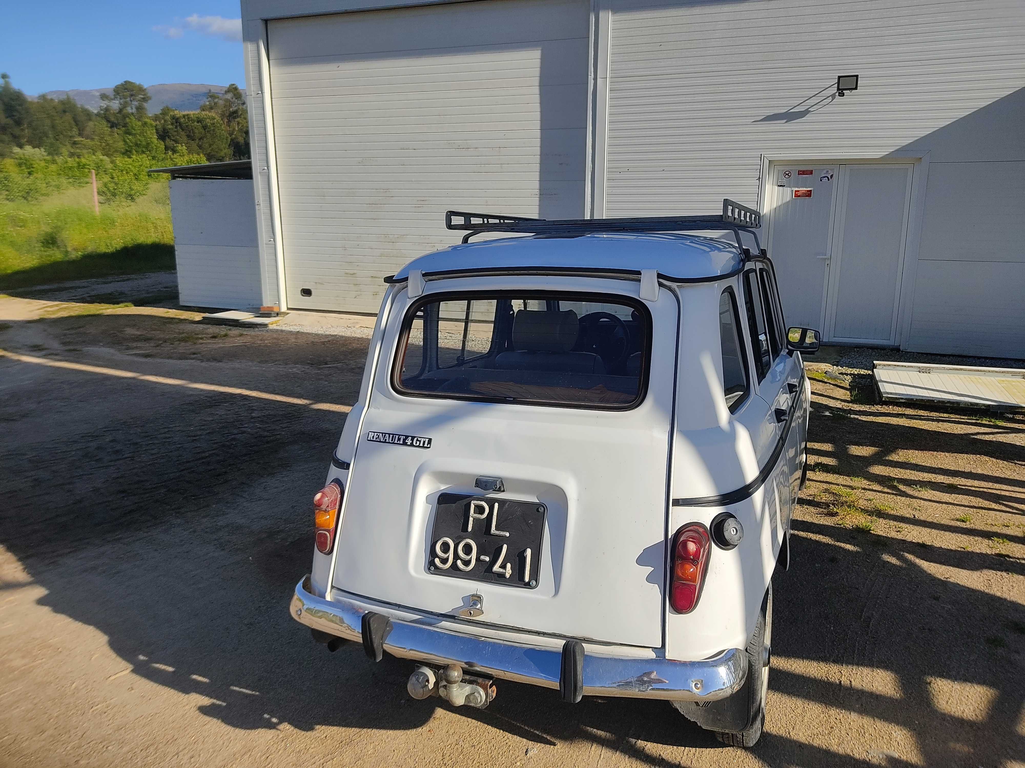 Renault 4L branca