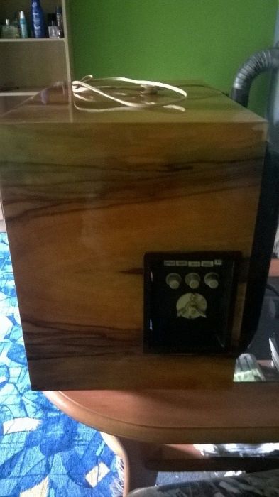 Telewizor Tesla stan wizualny bardzo dobry