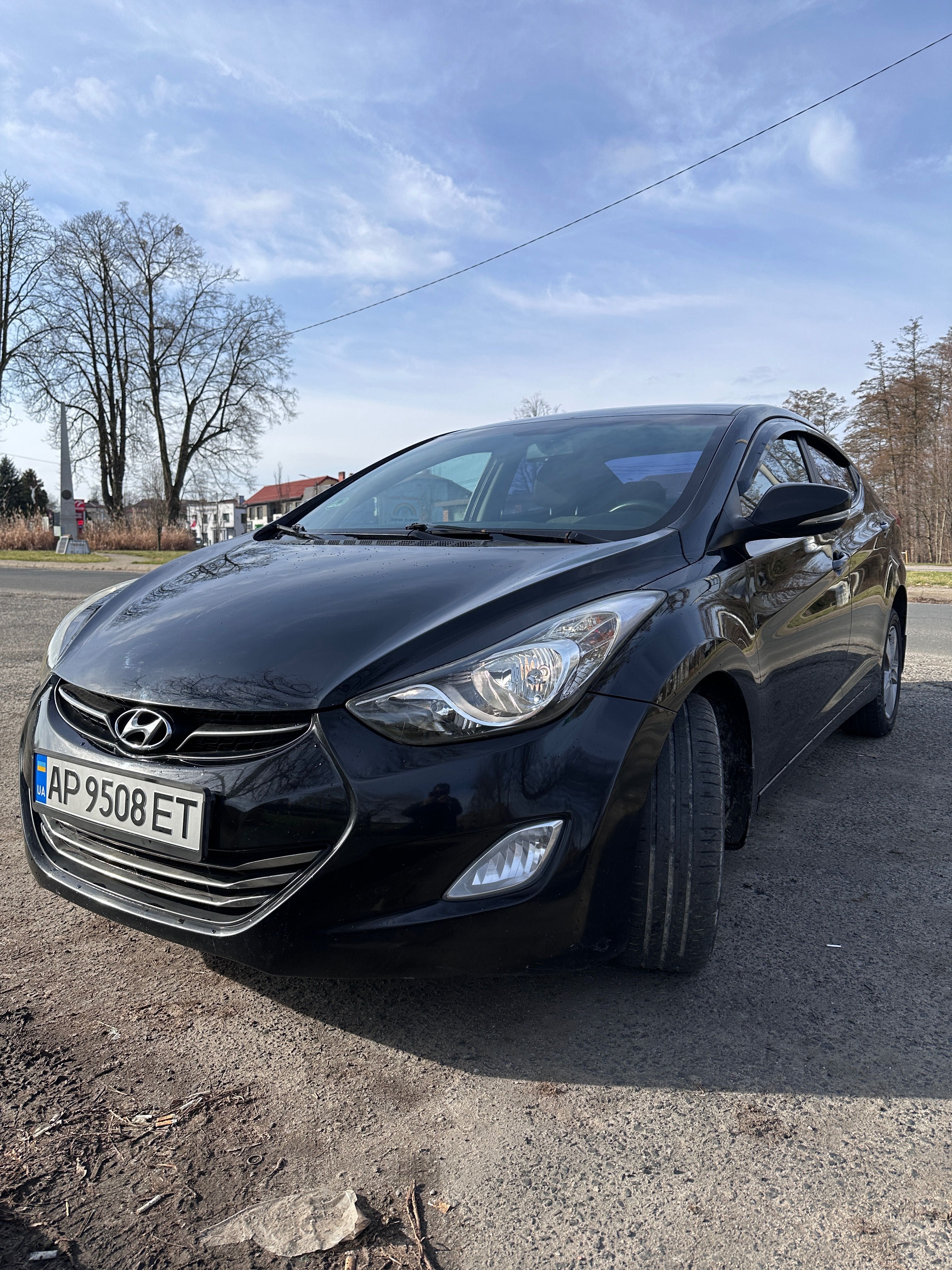 Hyundaj Elantra 1.8 газ /бензин