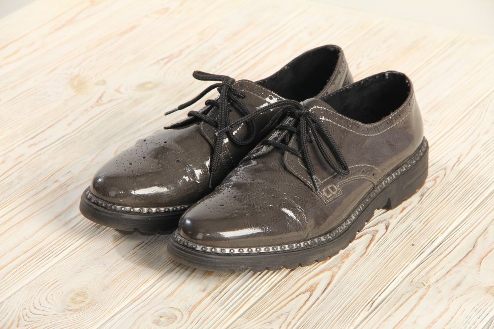 Стильные лаковые мужские туфли броги Rieker Antistress, размер 42