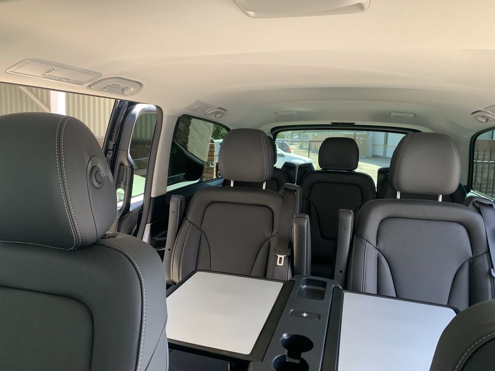 Przewóz osób - transport VIP - 6 osób - kofortowym Mercedesem V-klasa