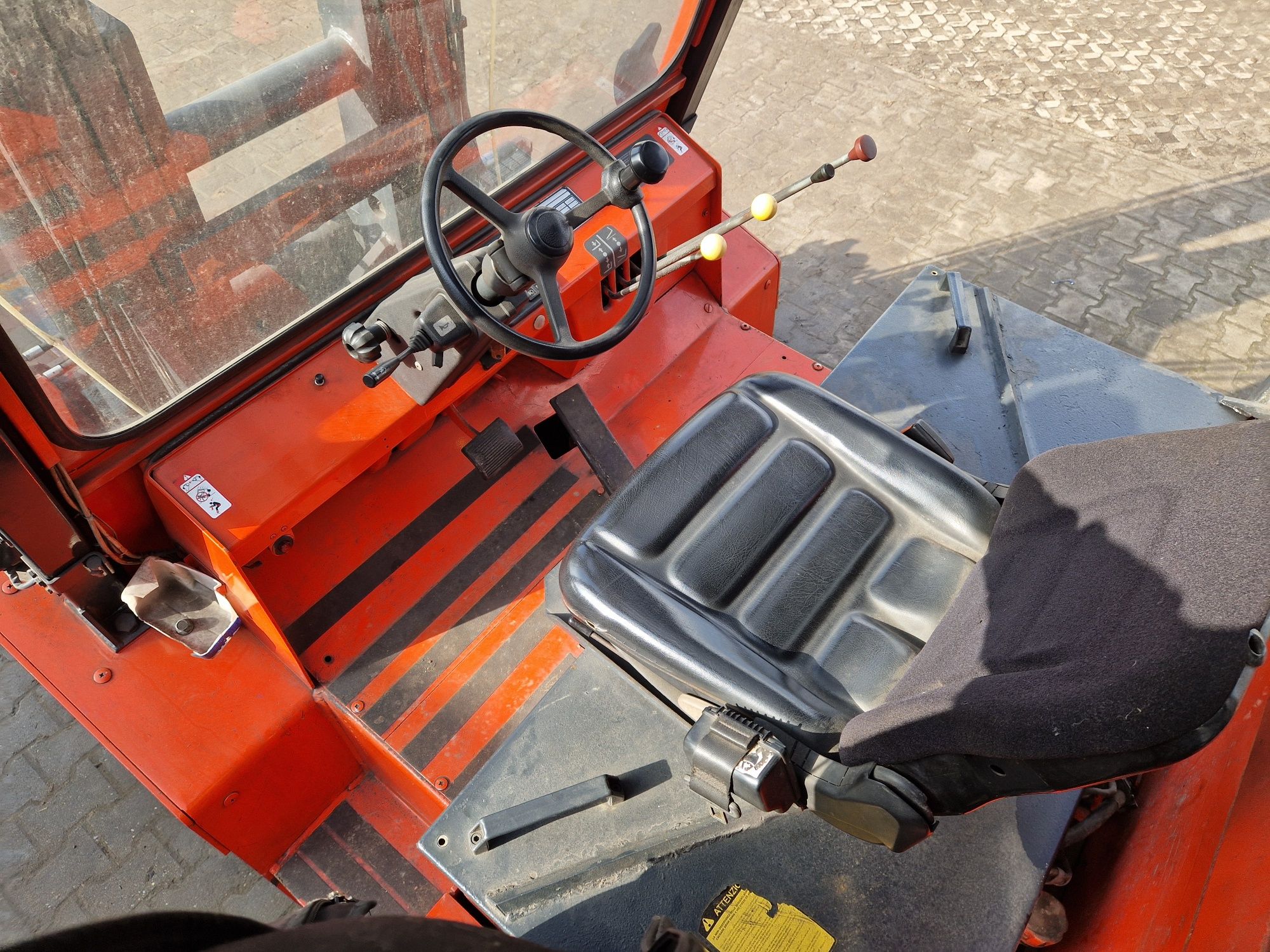 Wózek widłowy Linde E60