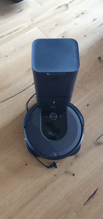 iRobot Roomba i7+ clean base