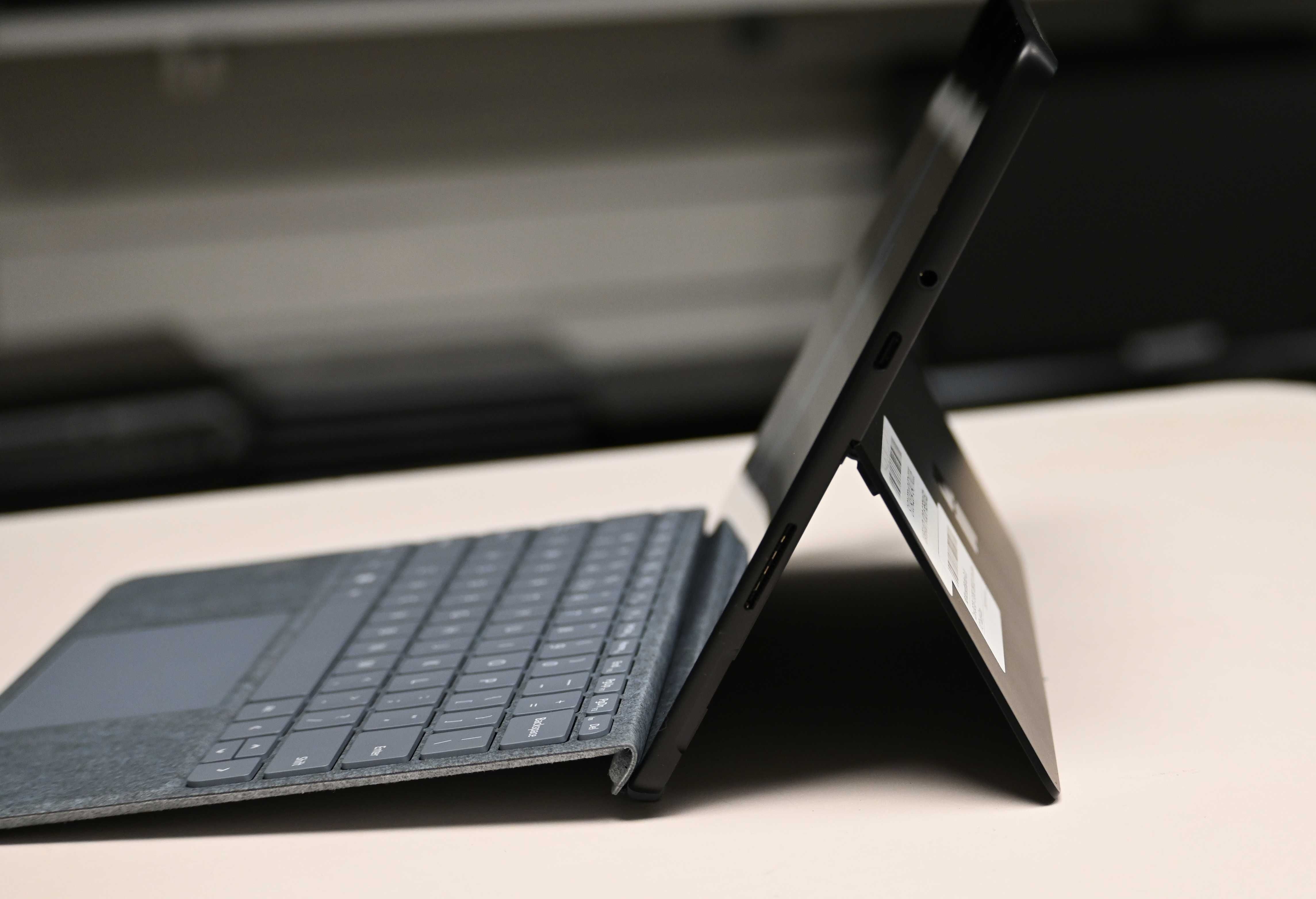 Tablet + Rysik! Microsoft Surface Go3 10,5" i3-10gen 8GB RAM 256GB SSD