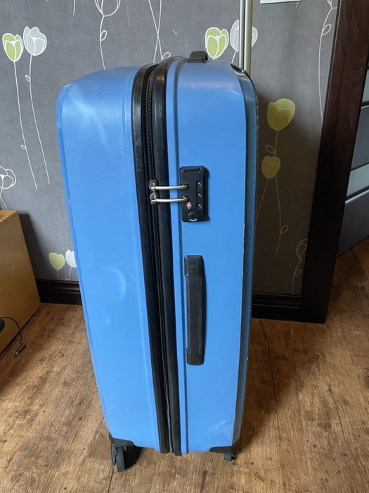 Чемодан Tripp Blue Large Chic 4 Wheels 77 см