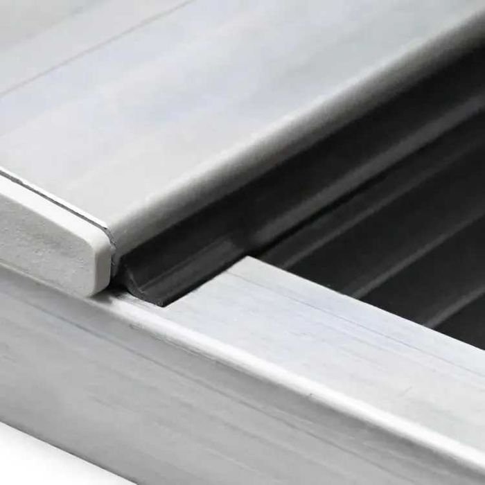 Poliwęglan komorowy mleczny (opal)