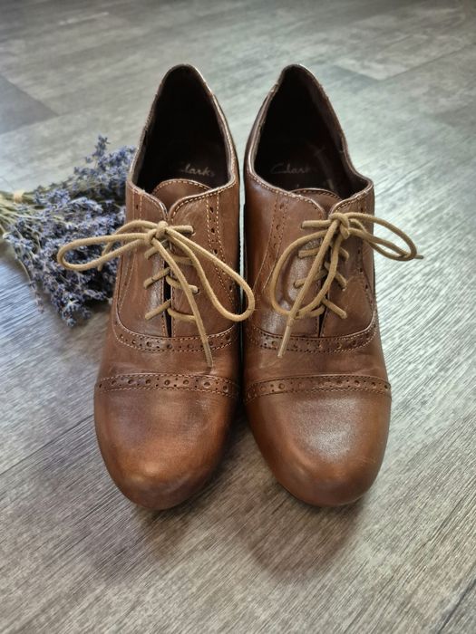 Шкіряні туфлі-оксфорди clarks броги на шнурівці  розмір 39