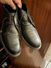 Vendo botas pretas como novas em couro