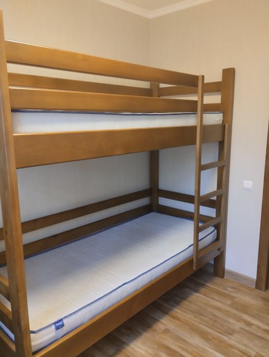 Подам двоярусну кровать 1900×800