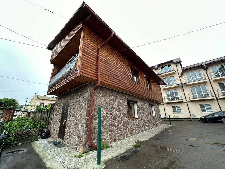 Пропоную 2- квартиру з гаражем в окремостоячому будинку!