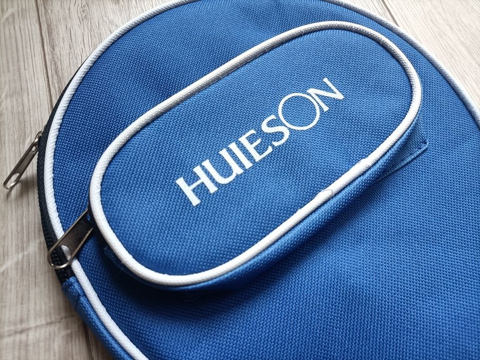 Nowy materiałowy pokrowiec na rakietkę i piłeczki od tenisa stołowego