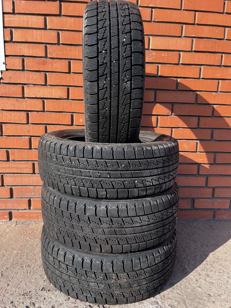 Roadstone/Nexen 205 60 16 made in Korea Dot 2721 7.5mm