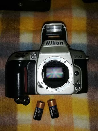 Nikon F60 com objectiva Nikon AF-S NIKKOR 18-55 f1: 3.5-5.6 G ED