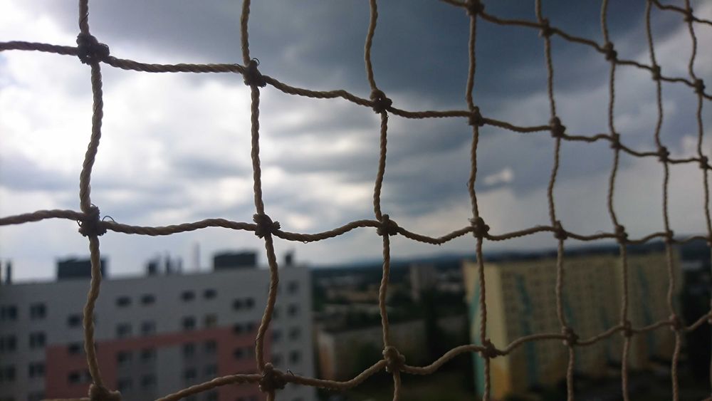 Siatka przeciw gołębiom, siatka na ptaki, woliera, siatka balkonowa