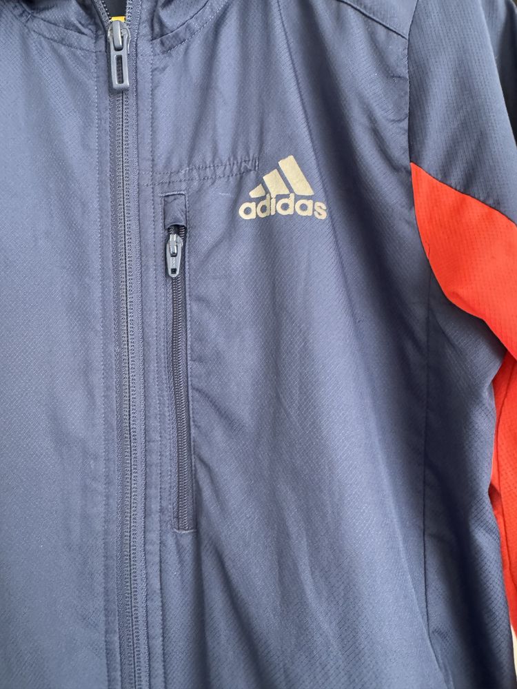 Легкая ветровка Adidas идеальная для бега, футбола
