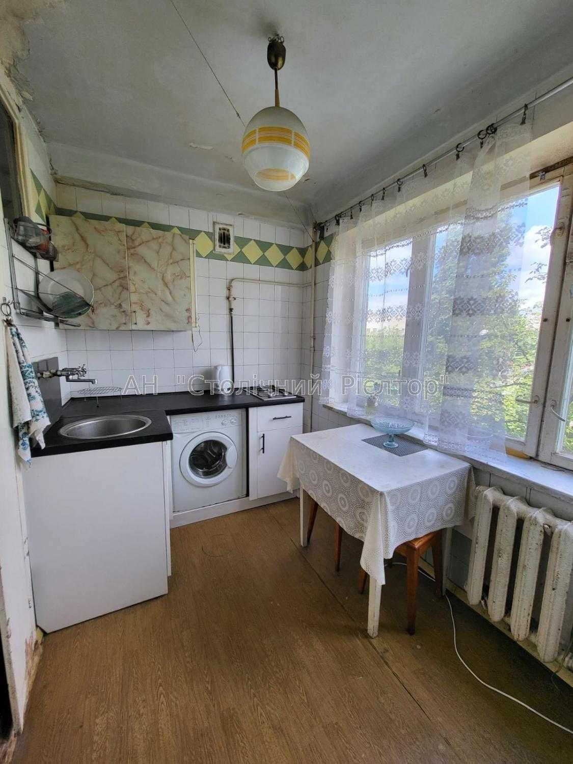 Продаж 2-кімнатної квартири, вул.В.Черчилля, біля м.Дарниця.