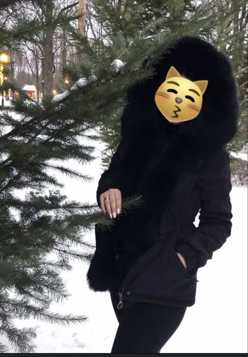 Парка куртка чорна з натуральним хутром,мехом розмір М