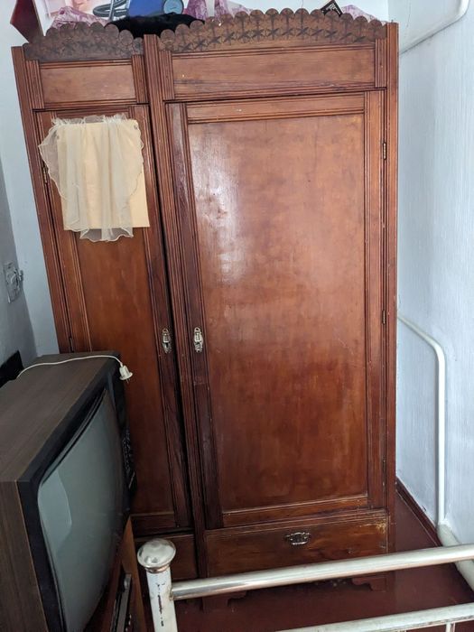 Стіл овальний 50- 60 р., дуб,ручна робота.