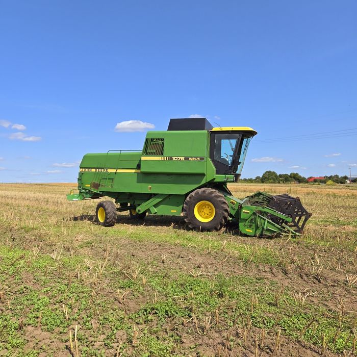 Свіжий комбайн джон дір 1075