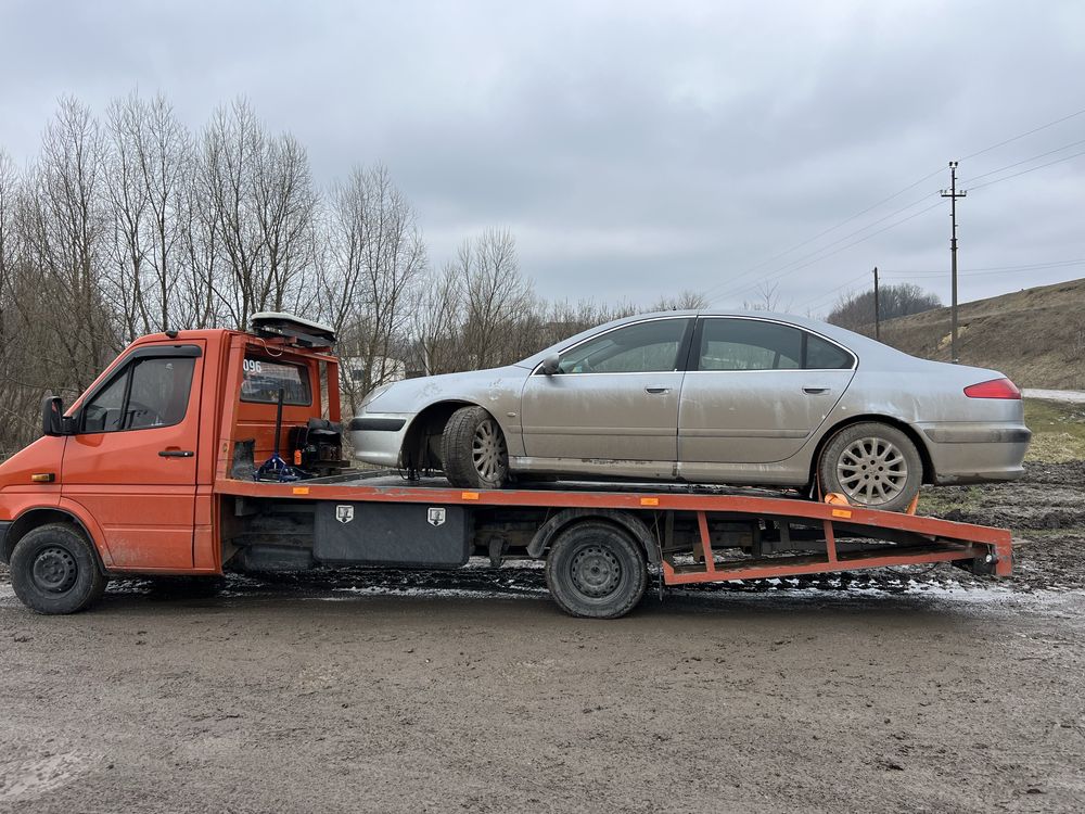 Послуги еакуатора та вантажні перевезення