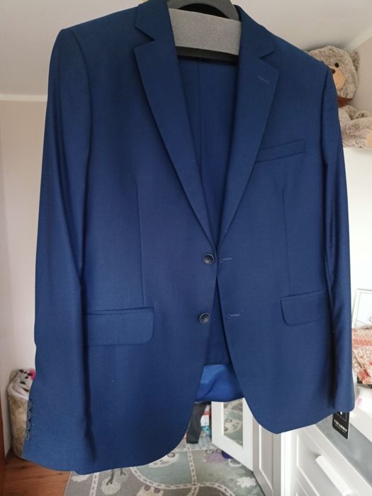 Nowy garnitur smokingowy polskiej marki Vizarro Nowy 70% wełna