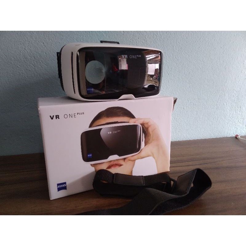 ZEISS VR One Plus