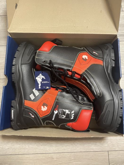 Ботинки чоловічі стійкі