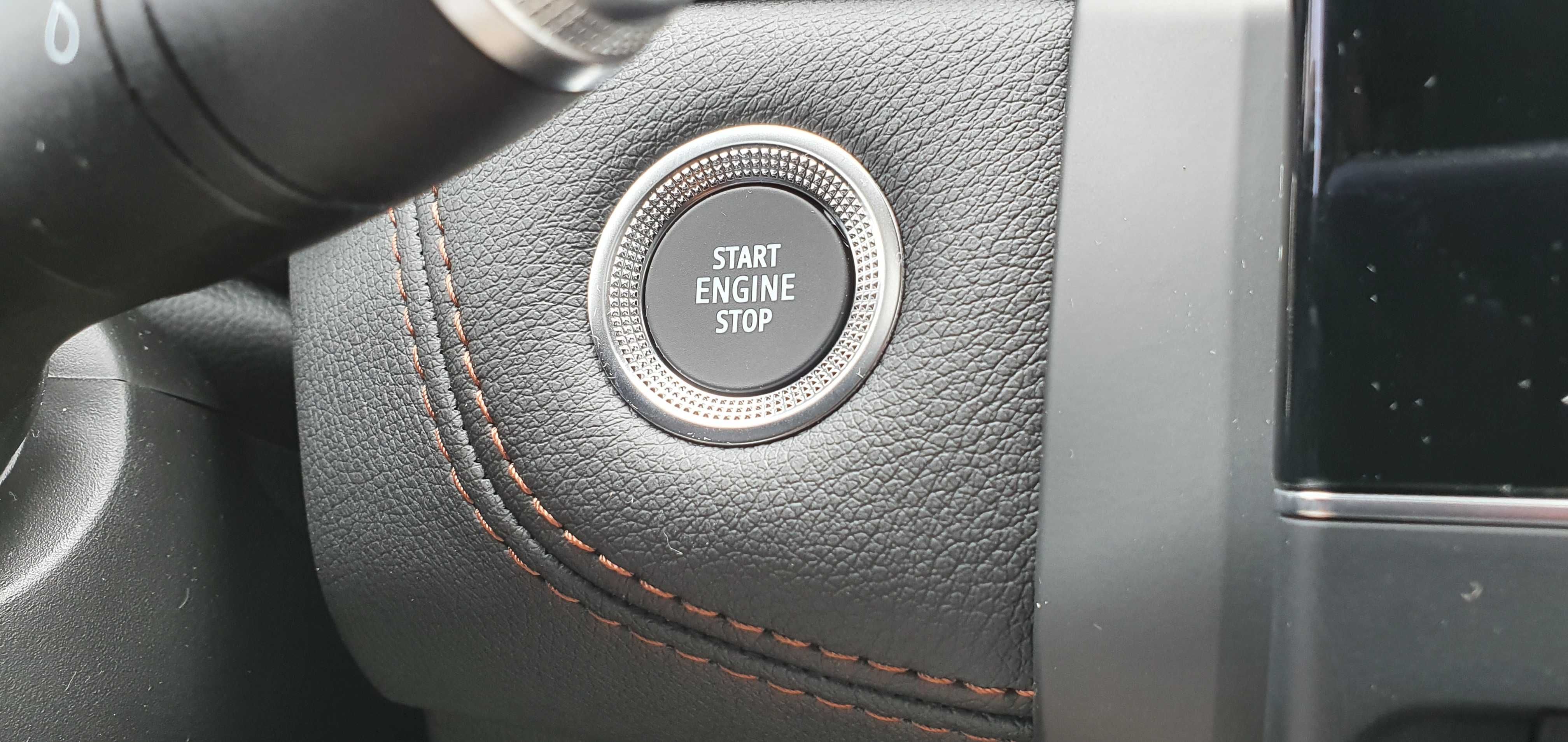 Renault  Captur Versão – Initial Paris E-TECH HÍBRIDO PLUG –IN 160