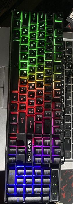 В продажі клавіатура ігрова для справжніх геймерів