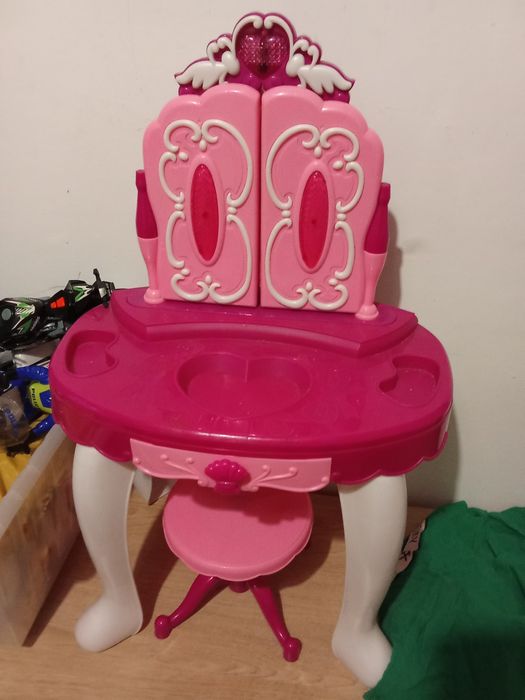 Toaletka dla dziewczynki