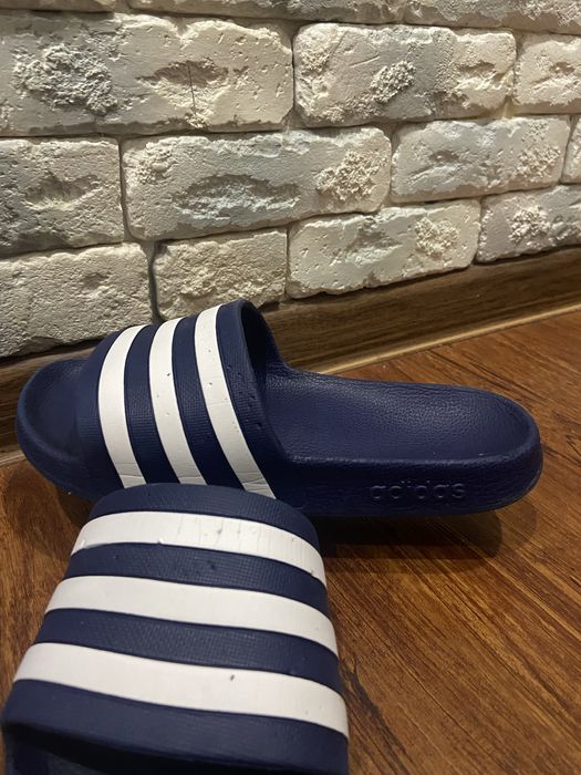 продам тапки ADIDAS