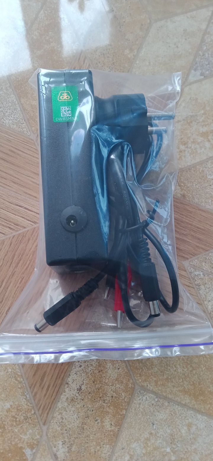 Зарядное устройство  12.6 V 3 A 3 S