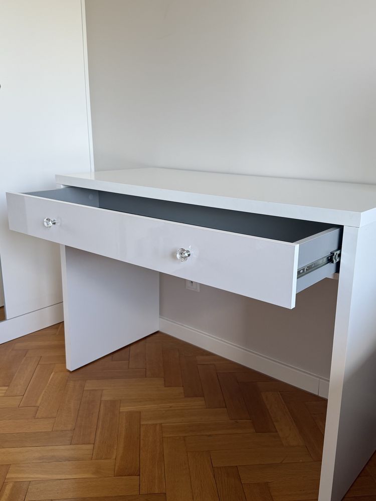 Biurko białe z kryształkami glamour