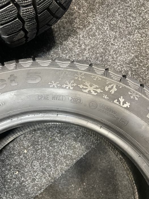 Продам Б/У шини Continental 195/65R15 ContiVikingContact 5