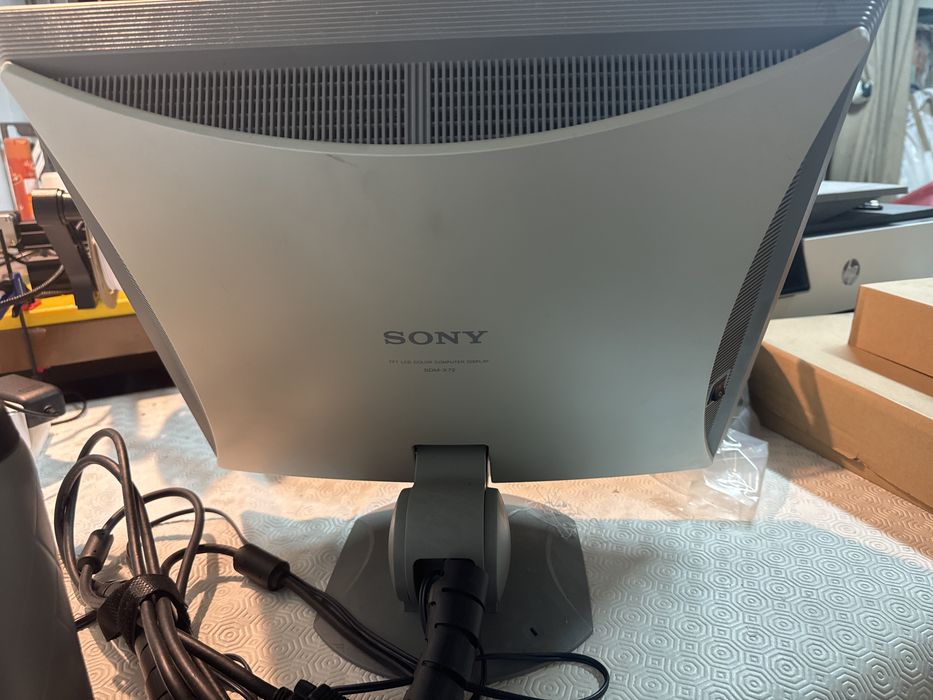 Monitor sony x72