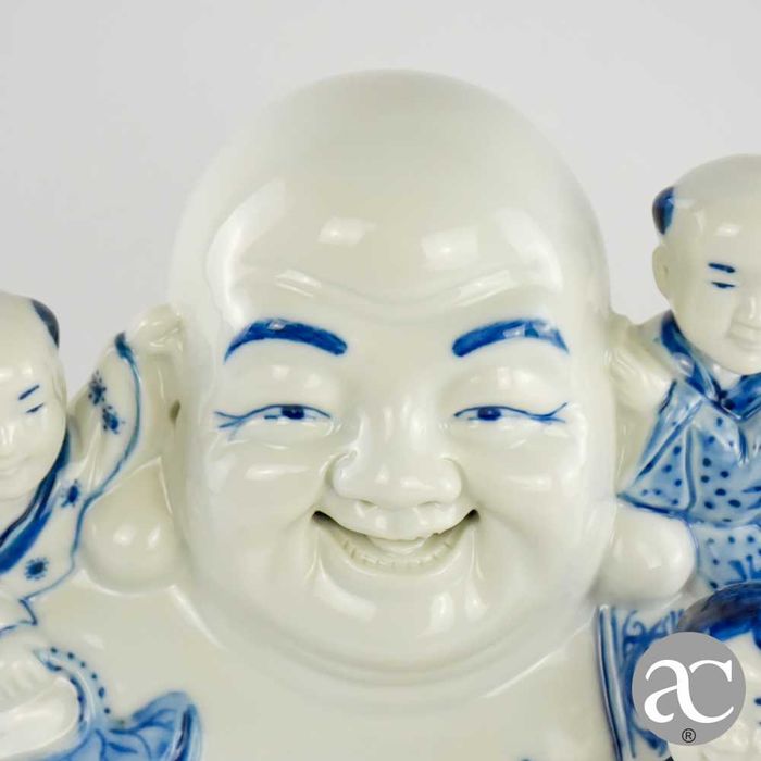 Figura de Buda com 5 crianças em porcelana da China, século XX