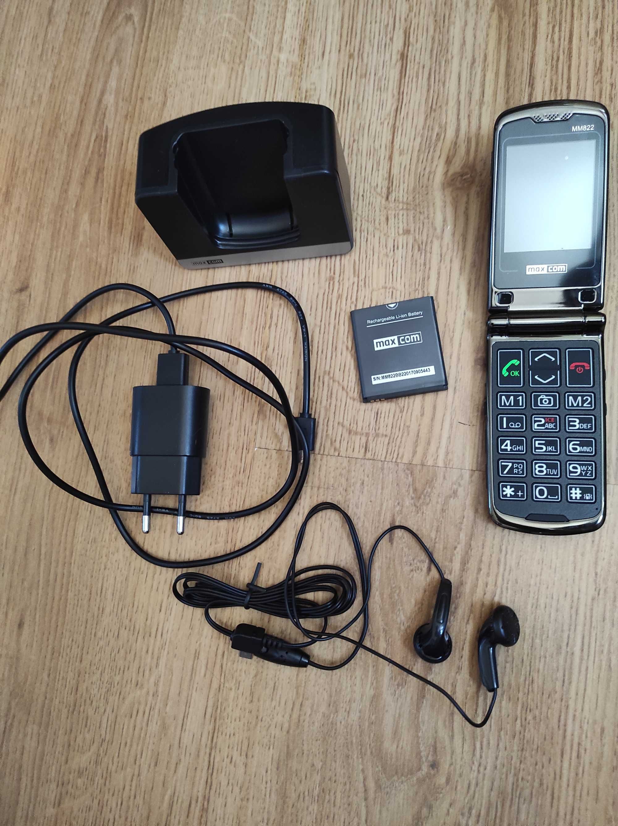 Telefon Maxcom MM822BB - dla seniora, nowy, z kompletem akcesoriów
